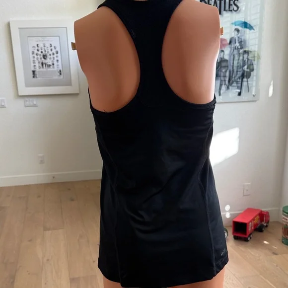 Nike Black Women's Athletic Tank Top with built in bra - Picture 3 of 3